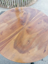 Charger l&#39;image dans la galerie, Table mi lune d&#39;époque Directoire en noyer massif plateau special issus du même morceau de bois
