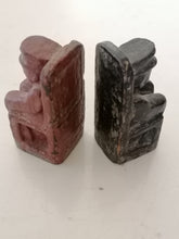 Charger l&#39;image dans la galerie, Paire de statuette ancêtre probablement Nigéria début XXème bois sculpté et peint.
