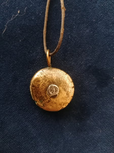 Collier Pendentif pièce de monnaie Grecque reproduction, tête de taureau.