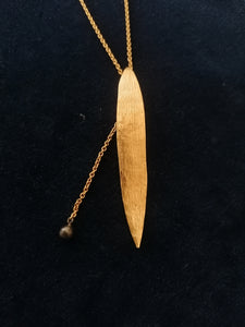 Delphine Nardin Paris Collier vintage avec pendentif doré. Très fin. 