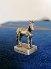 Charger l&#39;image dans la galerie, Petit cheval en argent massif Suédois XXème orfèvre à identifier 
