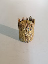 Charger l&#39;image dans la galerie, Bougeoir design en bornze doré réalisé à la cire perdue
