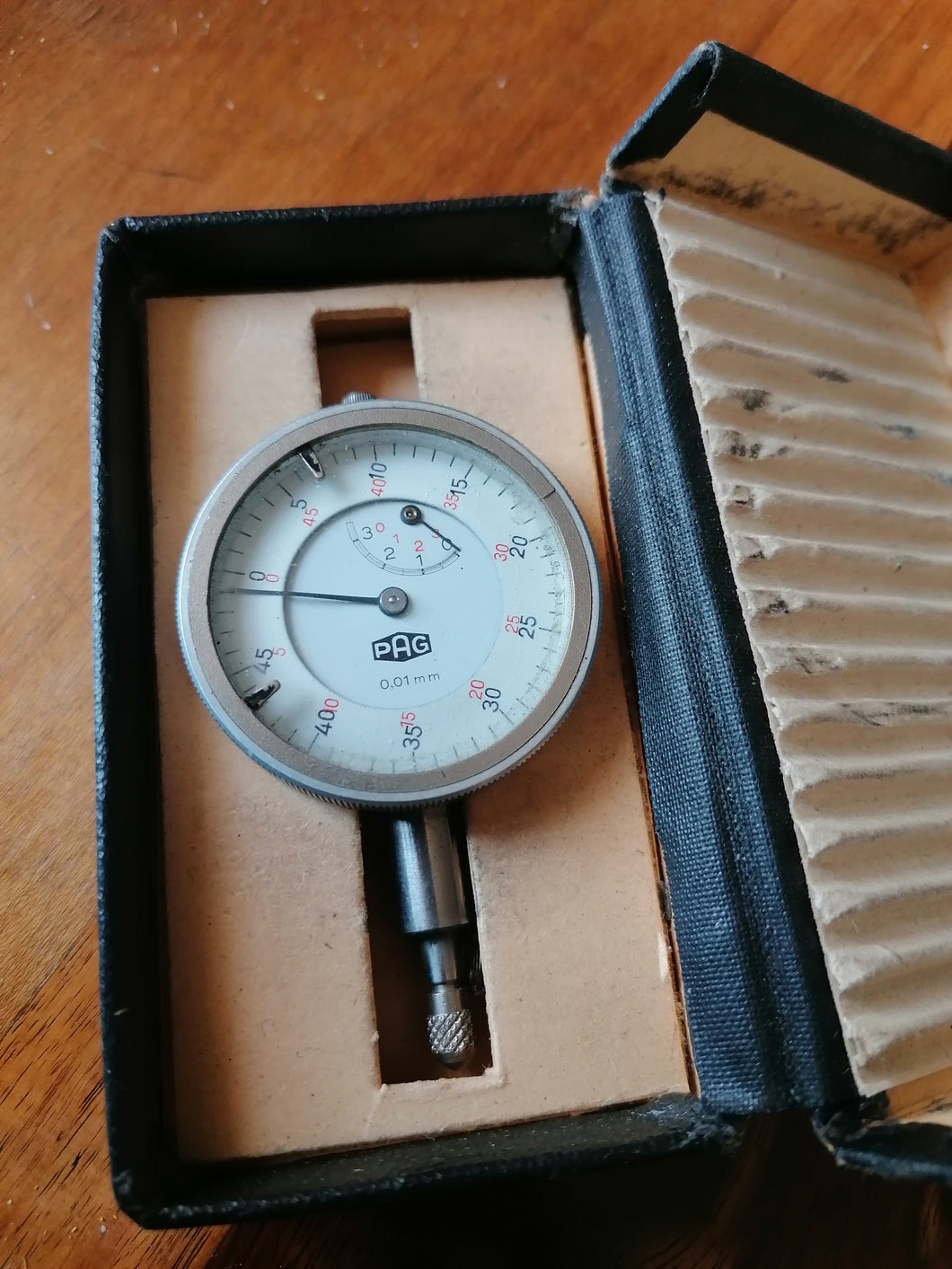 Appareil de mesure de précision pour Horlogerie avec sa boîte. Fabrication Suisse 