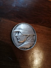 Charger l&#39;image dans la galerie, Don national suisse médaille en argent massif ( broche) premiere guerre 
