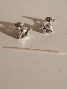 Paire de bouton de manchette création artisanale sans poinçons mais très bien faite en argent massif. 
