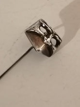 Charger l&#39;image dans la galerie, Broche masque en argent 
