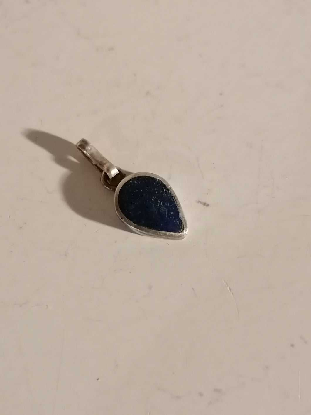 Petit pendentif avec Lapiz lazuli et argent massif