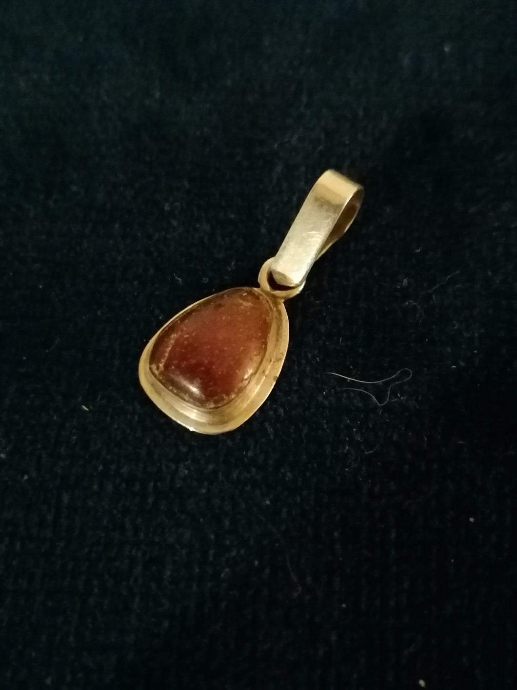 Petit pendentif argent et ambre
