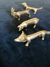 Charger l&#39;image dans la galerie, 4 portes coûteaux animaux en étain fin Swissmade
