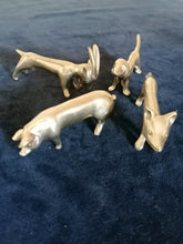 Charger l&#39;image dans la galerie, 4 portes coûteaux animaux en étain fin Swissmade
