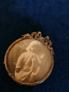 Petit cadre en laiton doré style Louis XVI fin XIXe