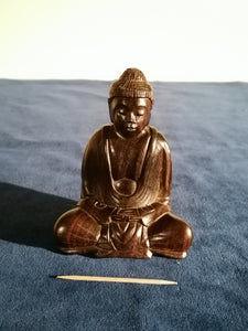 Bouddha en bois de palissandre  sculpté, XXème 