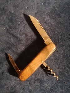 Couteau de poche allemand début 1900

Coutellier M. CHASI pour Protea 