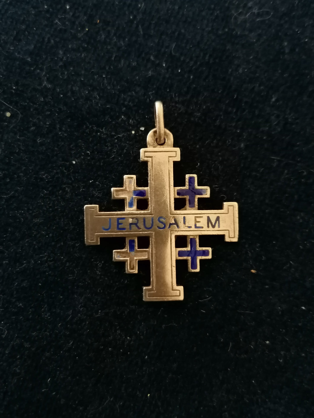 Croix de Jerusalem en argent massif et émail bleu. 