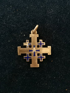 Croix de Jerusalem en argent massif et émail bleu. 