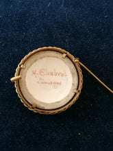 Charger l&#39;image dans la galerie, broche  porcelaine  peinte à la main de Limoges  1920 
