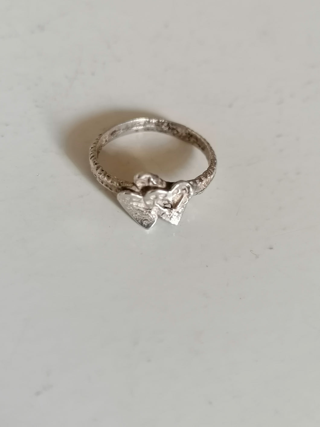 Petite bague argent avec cœurs 