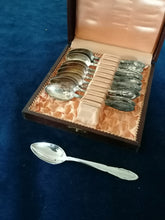 Charger l&#39;image dans la galerie, Coffret 11 cuillères à café en argent massif
