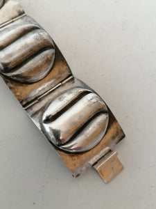 Bracelet fait main, bijoux créateur non signé, très belle qualité, métal argenté des année 50-60