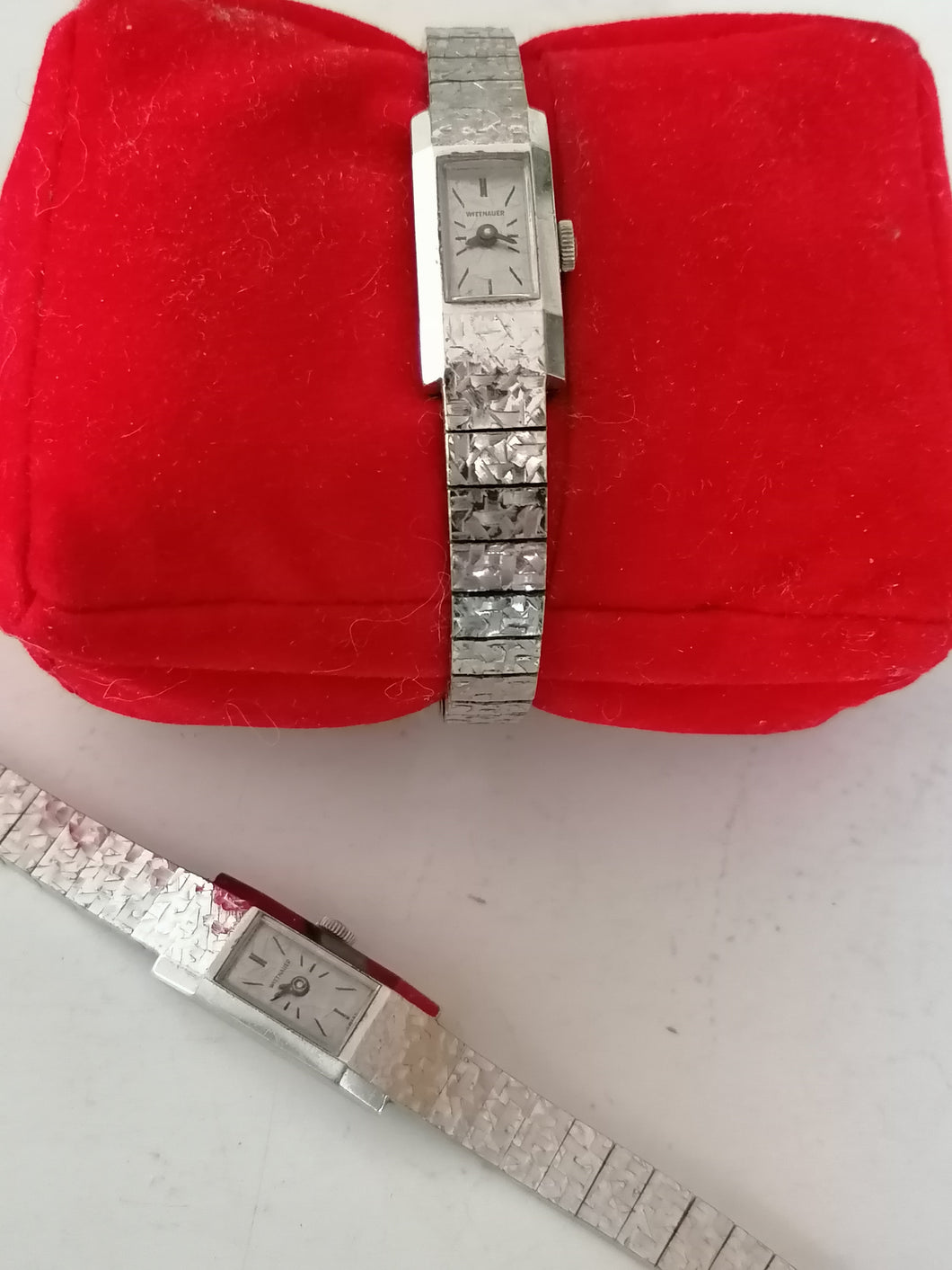 Wittnauer montre bracelet femme mécanique, vers 1960 ( en ce temps la marque appartenait à Longines. Doré or blanc.