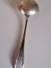 Charger l&#39;image dans la galerie, Petite louche à sauce ou crème en argent massif Jezler
