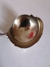 Charger l&#39;image dans la galerie, Petite louche à sauce ou crème en argent massif Jezler
