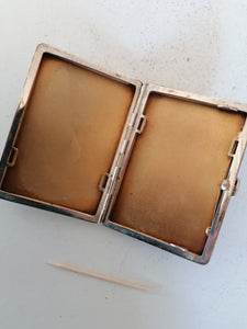 Boîte à cigarette ou carte de visite  en argent massif année 30