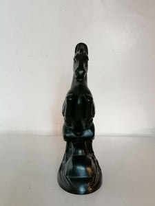 Cheval cabré en verre polie, couleurs noir. Belle qualité, provenance à identifier. 