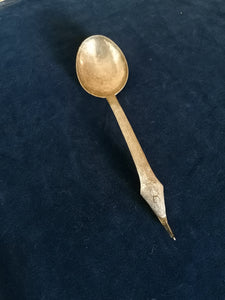 Cuillère à servir Thaïlande, en argent massif. Décors traditionnels, signé travail XXème